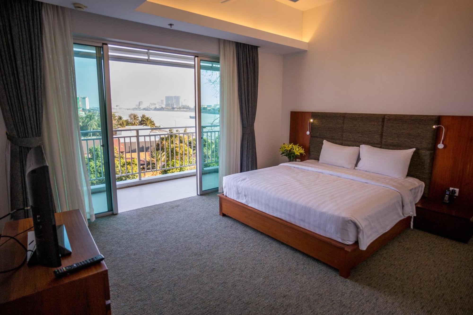 Bellevue Serviced Apartments Phnom Penh Exterior photo